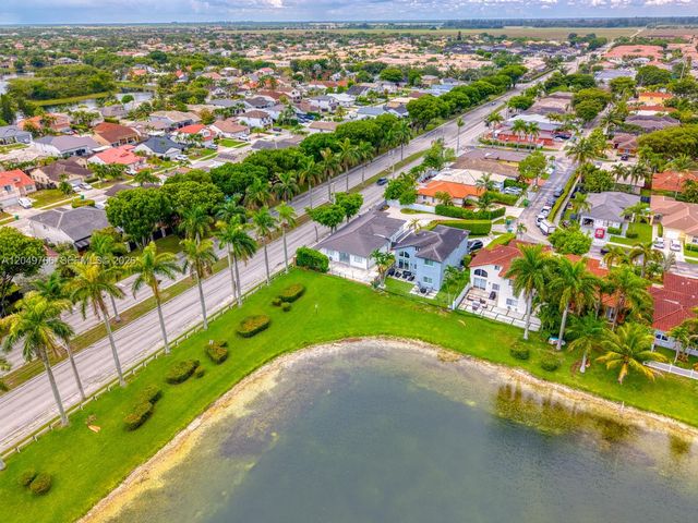 15950 SW 71st Ter, Miami, FL 33193