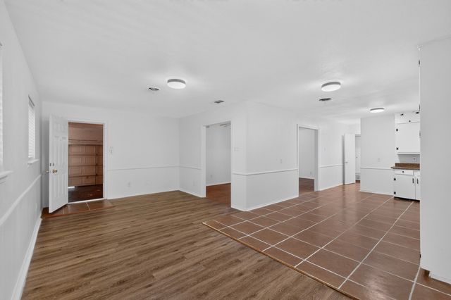 8636 Greenmound Avenue, Dallas, TX 75227
