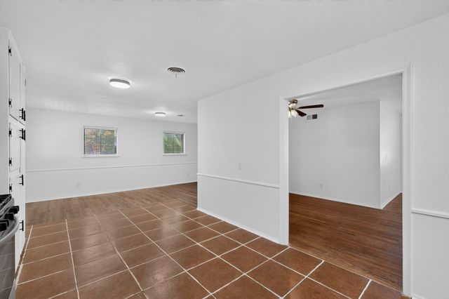 8636 Greenmound Avenue, Dallas, TX 75227