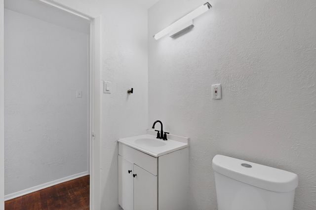 8636 Greenmound Avenue, Dallas, TX 75227