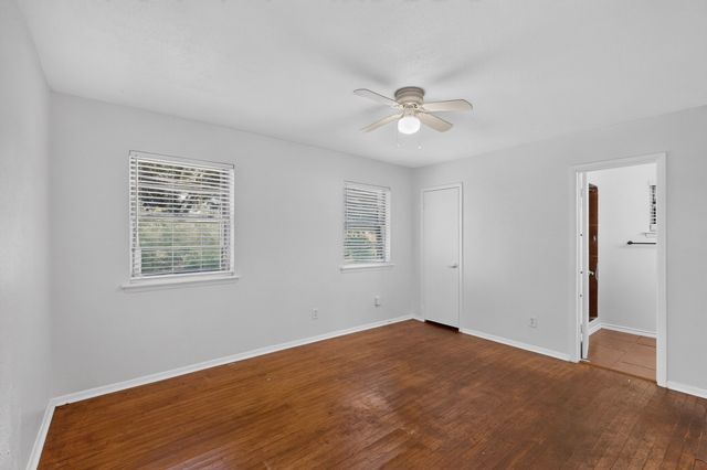 8636 Greenmound Avenue, Dallas, TX 75227