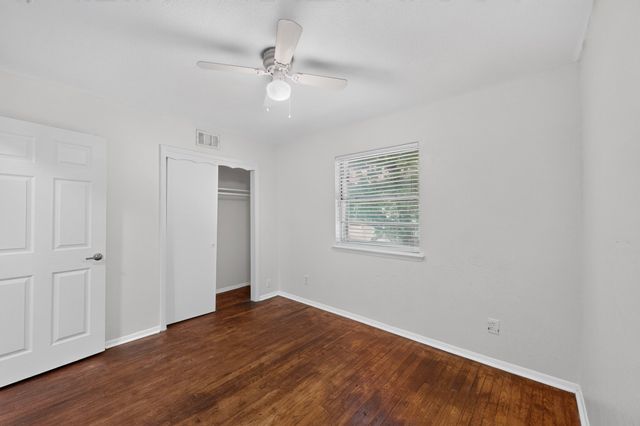 8636 Greenmound Avenue, Dallas, TX 75227