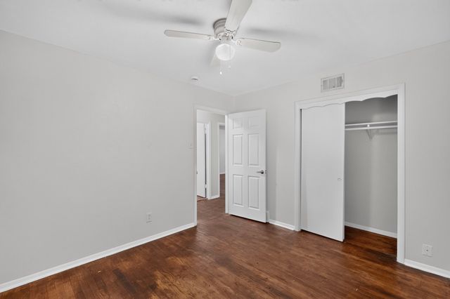 8636 Greenmound Avenue, Dallas, TX 75227