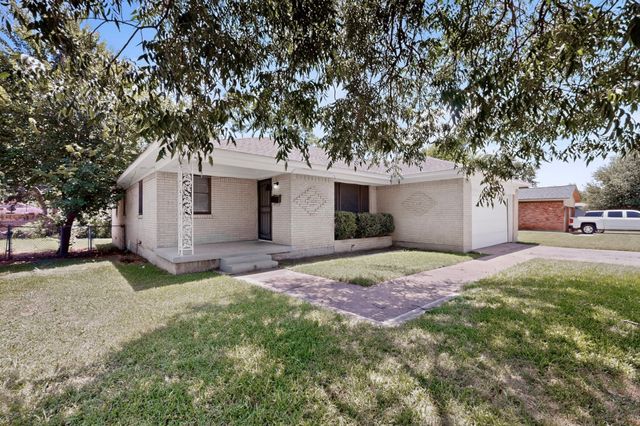 8636 Greenmound Avenue, Dallas, TX 75227