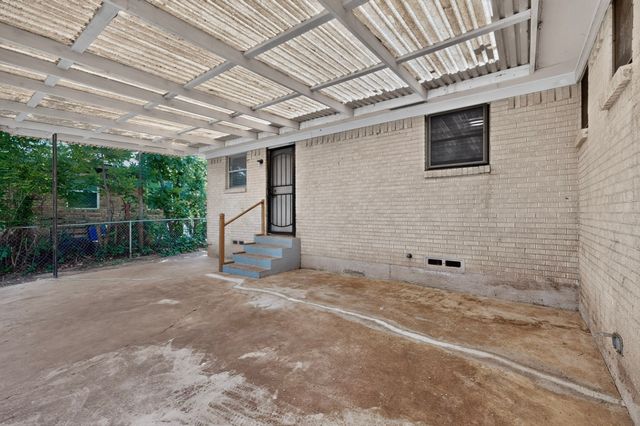 8636 Greenmound Avenue, Dallas, TX 75227