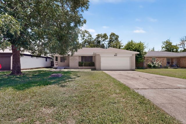 8636 Greenmound Avenue, Dallas, TX 75227