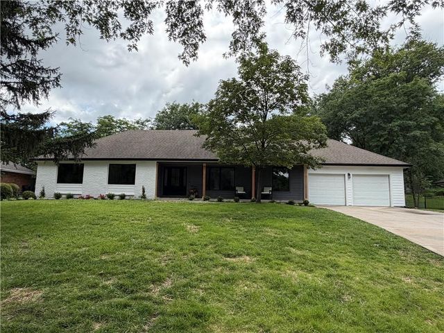 10322 Sagamore Lane, Leawood, KS 66206