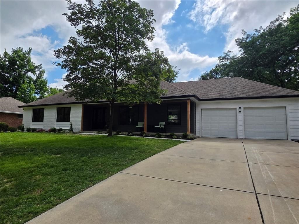10322 Sagamore Lane, Leawood, KS 66206
