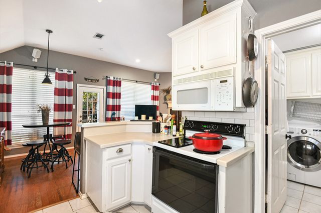 5924 Canberra Lane, Arlington, TX 76017