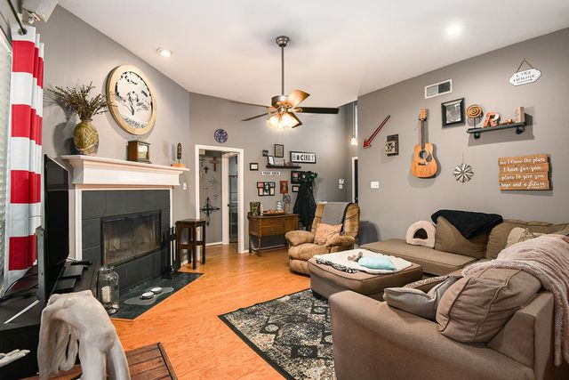 5924 Canberra Lane, Arlington, TX 76017