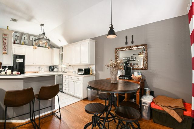 5924 Canberra Lane, Arlington, TX 76017