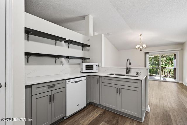 980 N LILAC Loop, St. Johns, FL 32259