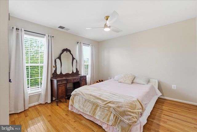82 BRADDOCK ST, Charles Town, WV 25414
