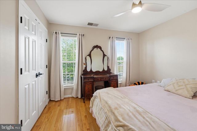 82 BRADDOCK ST, Charles Town, WV 25414