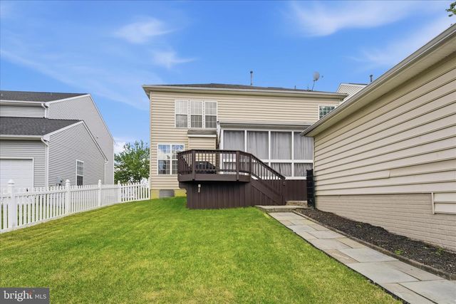 82 BRADDOCK ST, Charles Town, WV 25414