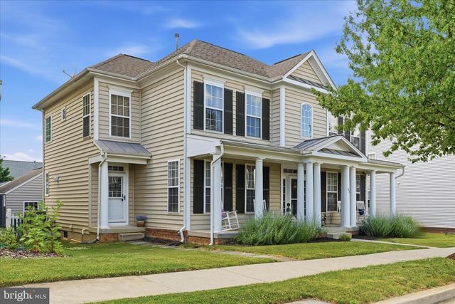 82 BRADDOCK ST, Charles Town, WV 25414