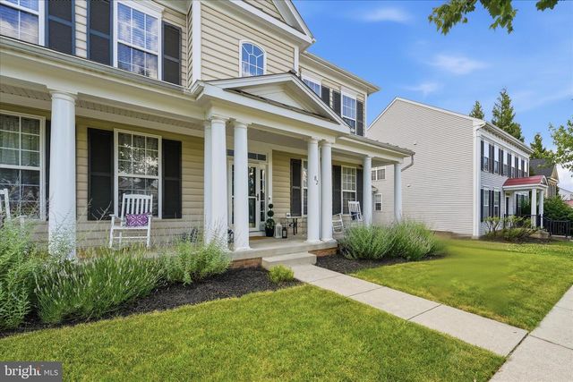 82 BRADDOCK ST, Charles Town, WV 25414