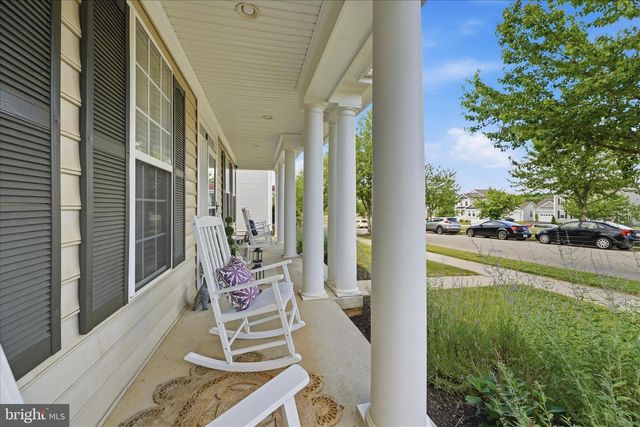 82 BRADDOCK ST, Charles Town, WV 25414
