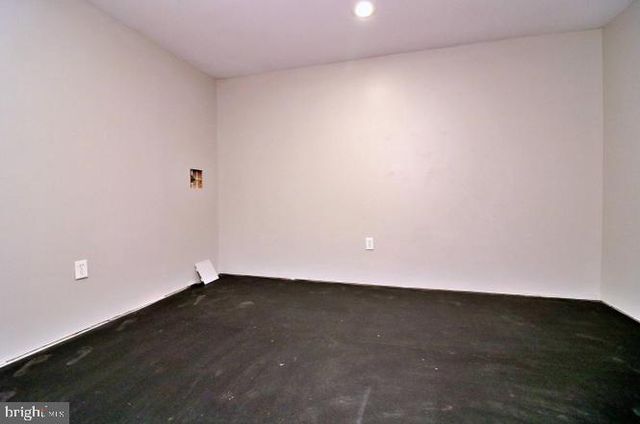 82 BRADDOCK ST, Charles Town, WV 25414