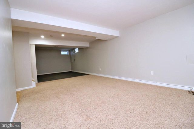 82 BRADDOCK ST, Charles Town, WV 25414