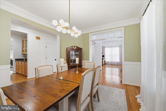 82 BRADDOCK ST, Charles Town, WV 25414