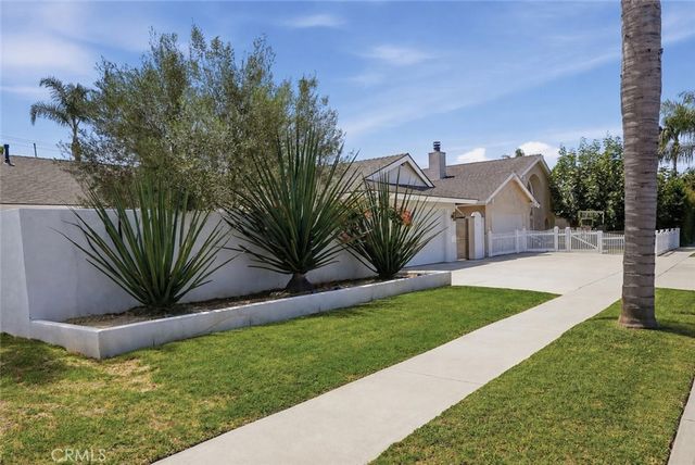 9412 Nautilus Drive, Huntington Beach, CA 92646