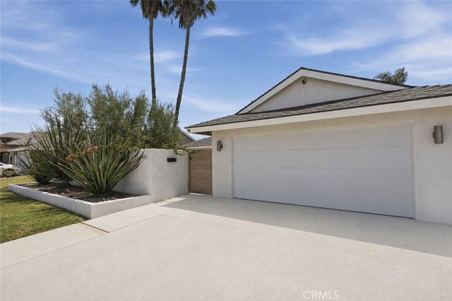 9412 Nautilus Drive, Huntington Beach, CA 92646