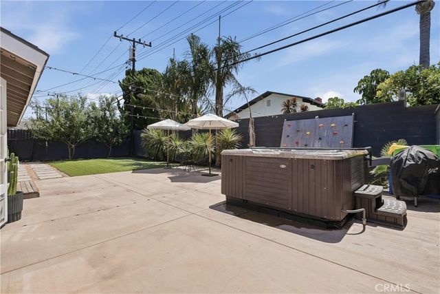 9412 Nautilus Drive, Huntington Beach, CA 92646