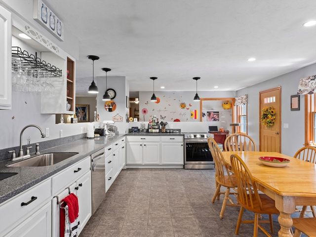 750 Northfield Rd, Lunenburg, MA 01462
