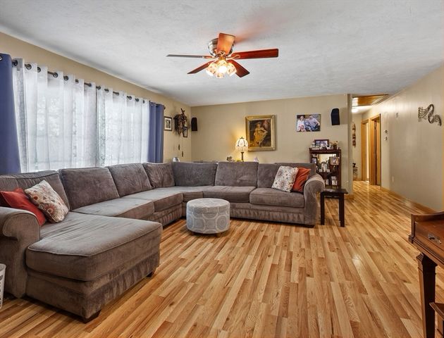 750 Northfield Rd, Lunenburg, MA 01462