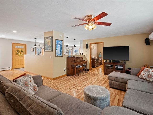 750 Northfield Rd, Lunenburg, MA 01462