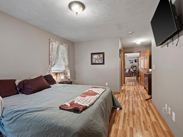 750 Northfield Rd, Lunenburg, MA 01462