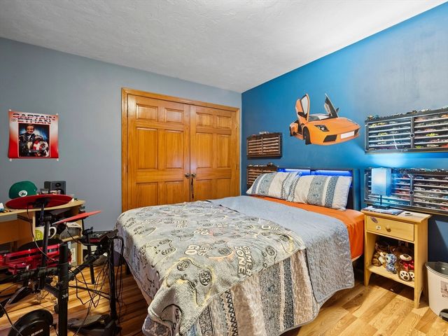 750 Northfield Rd, Lunenburg, MA 01462