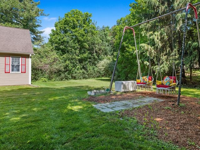 750 Northfield Rd, Lunenburg, MA 01462