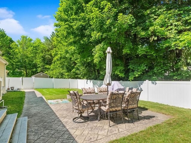 750 Northfield Rd, Lunenburg, MA 01462