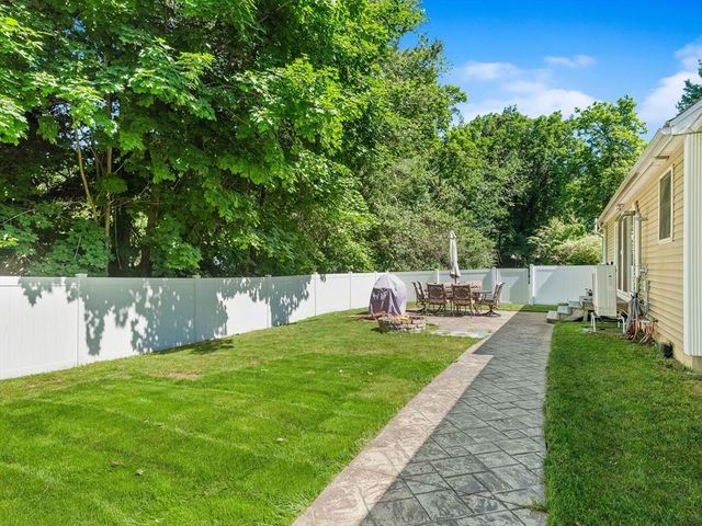 750 Northfield Rd, Lunenburg, MA 01462