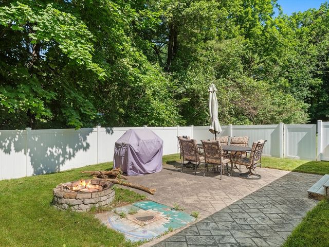 750 Northfield Rd, Lunenburg, MA 01462