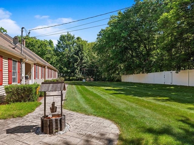 750 Northfield Rd, Lunenburg, MA 01462