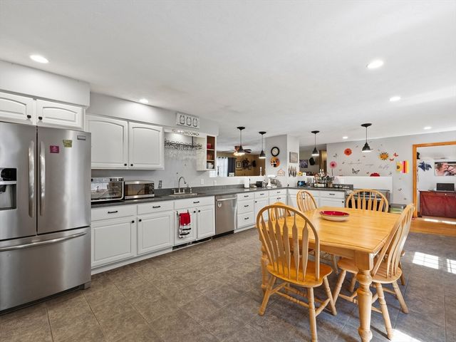 750 Northfield Rd, Lunenburg, MA 01462