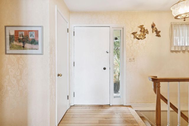 26 Duck Pass Road, North Oaks, MN 55127