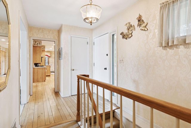 26 Duck Pass Road, North Oaks, MN 55127