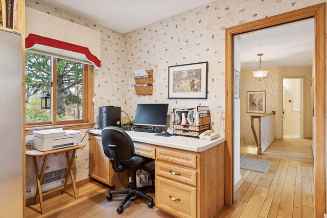 26 Duck Pass Road, North Oaks, MN 55127