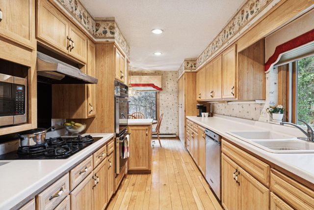 26 Duck Pass Road, North Oaks, MN 55127