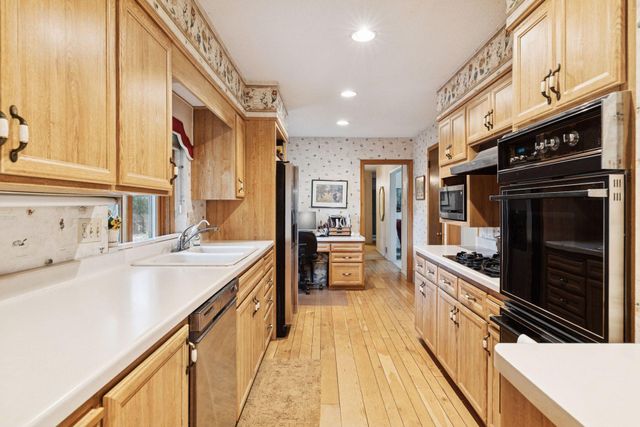 26 Duck Pass Road, North Oaks, MN 55127