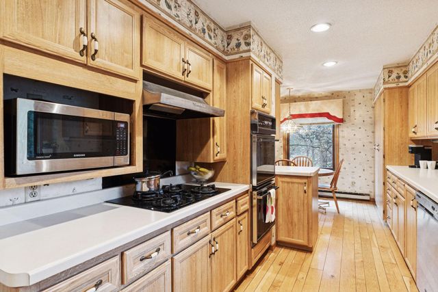 26 Duck Pass Road, North Oaks, MN 55127