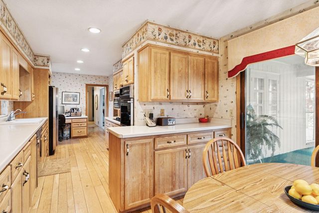 26 Duck Pass Road, North Oaks, MN 55127