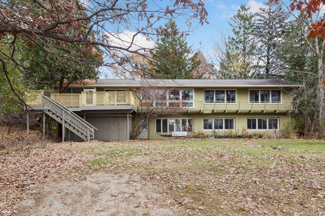 26 Duck Pass Road, North Oaks, MN 55127