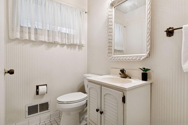 26 Duck Pass Road, North Oaks, MN 55127