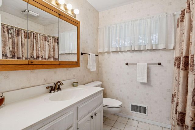 26 Duck Pass Road, North Oaks, MN 55127