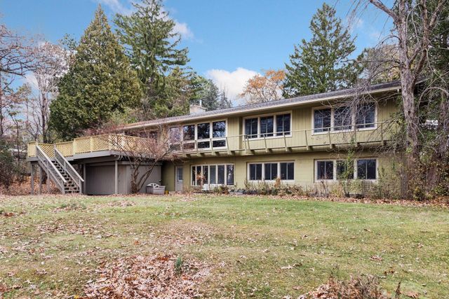 26 Duck Pass Road, North Oaks, MN 55127